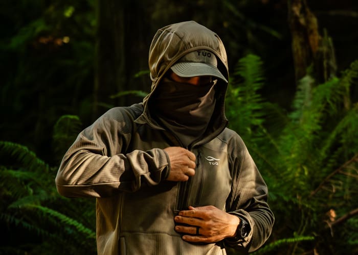 Folcrum Hoodie quarter zip field photo