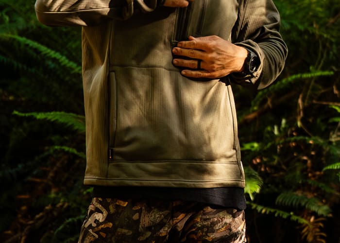 Folcrum Hoodie kangaroo pocket field photo